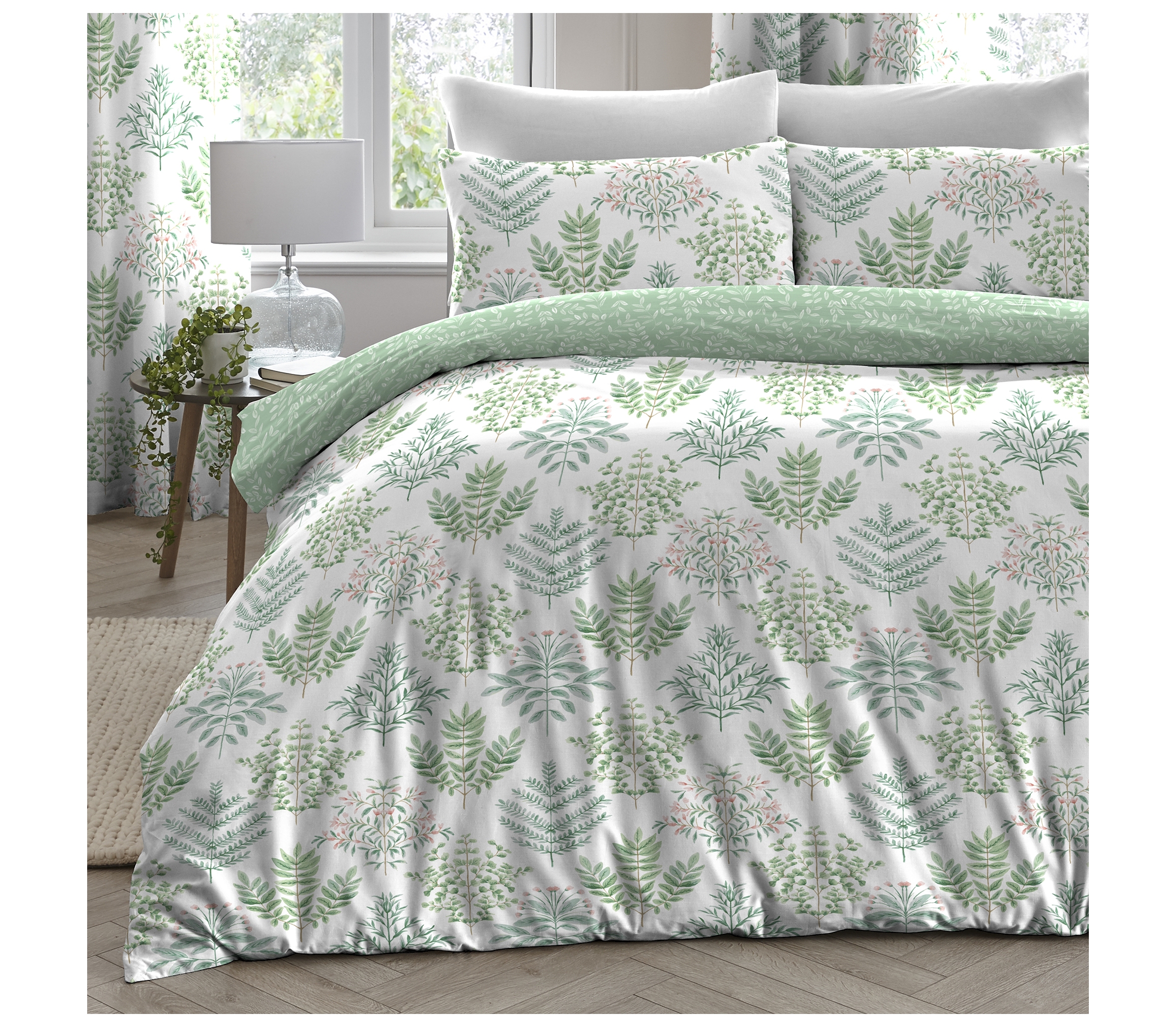 Dreams & Drapes EMILY Green Ferns Easy Care Bedding & Pencil Pleat Curtains 