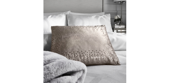 Sophia - Oyster Cushion