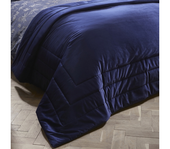 Chic - Navy Bedspread