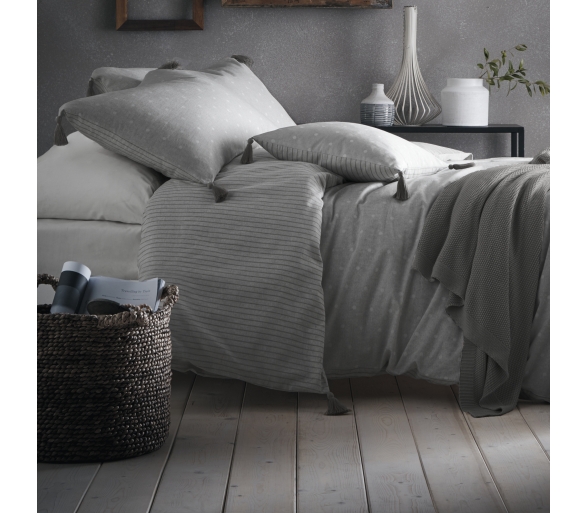 Trenton Spot - Grey Bedding